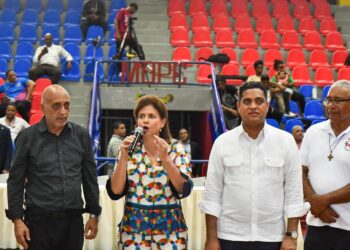 Raquel Peña y Kelvin Cruz inauguran 9na versión Liga Nacional de Baloncesto Femenino