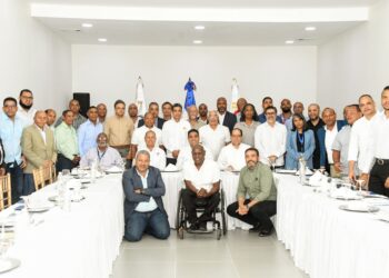 Ministro Kelvin Cruz encabeza reunión de trabajo con 37 federaciones