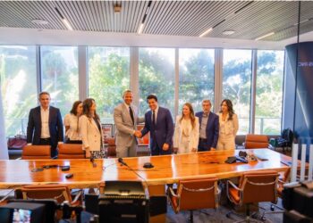 David Collado y Alex Rodríguez anuncian inversión de mil millones de dólares en Playa Grande