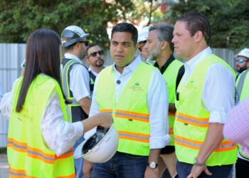 Carlos Bonilla y Kelvin Cruz  supervisan remodelación del Centro Olímpico Juan Pablo Duarte