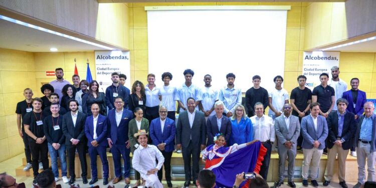 Celebran Foro del Fútbol Dominicano en España