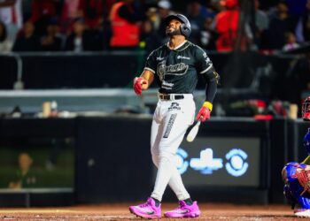 Aderlín Rodríguez conectó dos jonrones y remolcó 7 carreras