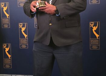 Periodista dominicano Omar Guzmán gana su primer Emmy por especial sobre Al Horford