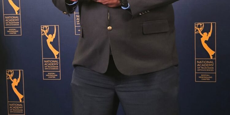 Periodista dominicano Omar Guzmán gana su primer Emmy por especial sobre Al Horford