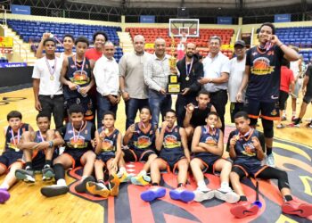 Escuela de Baloncesto Wilkis Abreu campeón del U-14 La Vega.