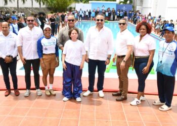 INEFI celebra primera competencia de «Brazadas Educativas»