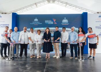 Raquel Peña y Carlos Bonilla entregan Campo de Tiro con Arco en el Parque del Este