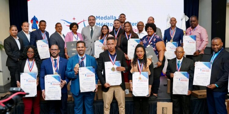 Premio al compromiso: INEFI reconoce a docentes que transforman vidas a través del deporte