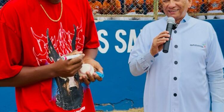 Joven talento de las copas Refidomsa firma con los Cachorros de Chicago