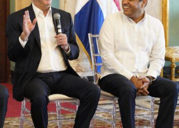 Kelvin Cruz anuncia inversión de RD$ 800 millones para construir 30 multiusos en GSD