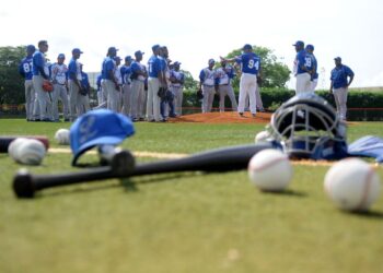 Licey deja en libertad a 14 jugadores