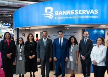 Banreservas inaugura exposición “Melissa 20, Momentos” en Top Resa 2025