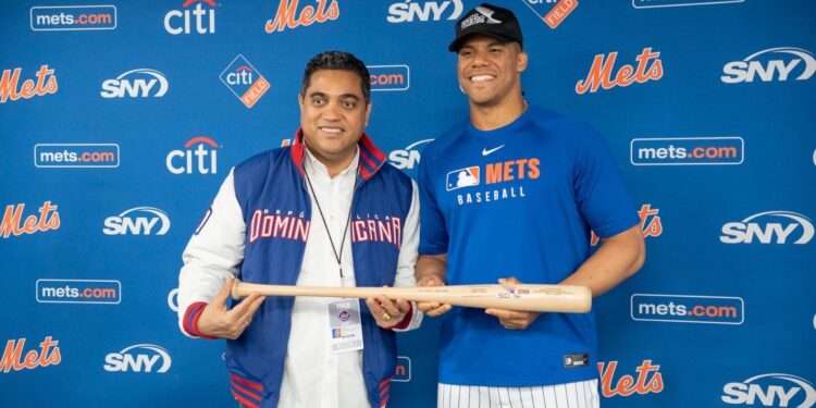 Juan Soto recibe al Ministro de Deportes  Kelvin Cruz