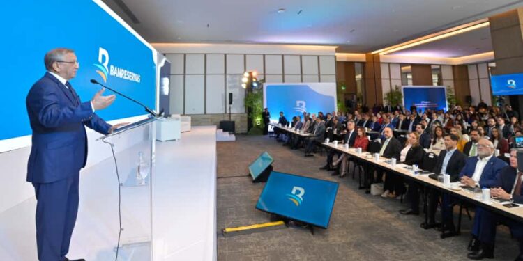 Aguilera afirma que Banreservas se mantiene a la vanguardia para enfrentar riesgos que amenazan el sistema bancario
