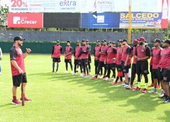 Gigantes del Cibao inician sus entrenamientos con 45 jugadores
