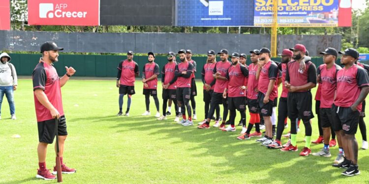 Gigantes del Cibao inician sus entrenamientos con 45 jugadores