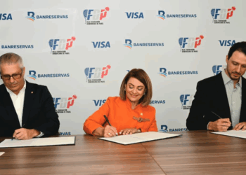 Real Federación Dominicana de Pádel firma acuerdo con Visa y Banreservas