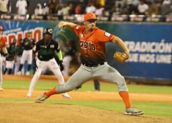 Toros traen a Joe Corbett de regreso para reforzar el bullpen