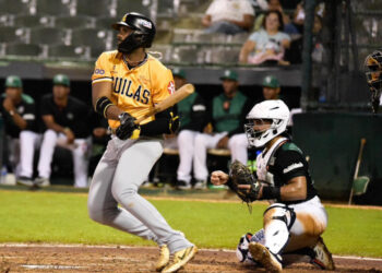 Las Águilas remontan ante las Estrellas para ganar 6-5
