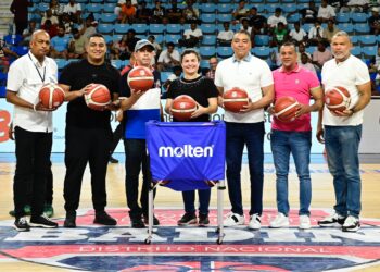 Fedombal y Molinos Deportivos entregan balones a Abadina y clubes