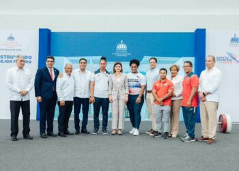 Raquel Peña y ministro Bonilla entregan Pabellón de Halterofilia Dr. José Joaquín Puello