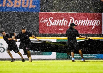Lluvias en San Francisco suspenden encuentro entre Gigantes y Águilas en el Julián Javier
