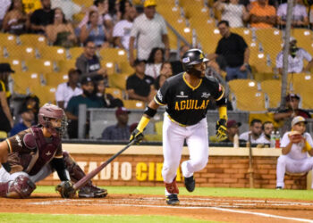 Las Águilas son el primer equipo en alcanzar las 10 victorias, derrota ran a los Gigantes6-2