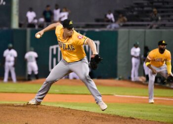 14 ponches y poder ofensivo conducen a las Águilas a triunfo sobre Estrellas