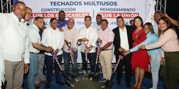 Kelvin Cruz inicia construcción de cinco techados multiusos