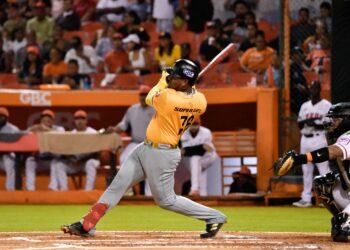 Águilas se imponen ante Toros con tres impulsadas de Clase y los Rodríguez