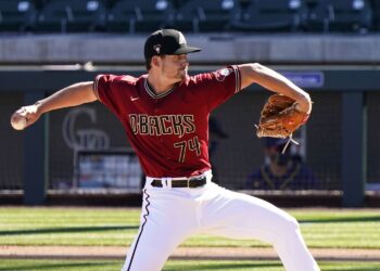 Estrellas contratan dos relevistas en sustitución de Antone y Nolin