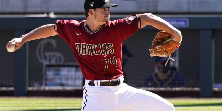 Estrellas contratan dos relevistas en sustitución de Antone y Nolin