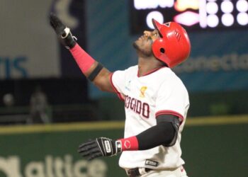 Junior Lake conecta hit 500 en series regulares en LIDOM