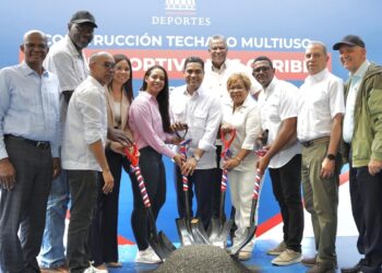 Kelvin Cruz inicia construcción Multiuso Club Los Caribe en Sabana Perdida