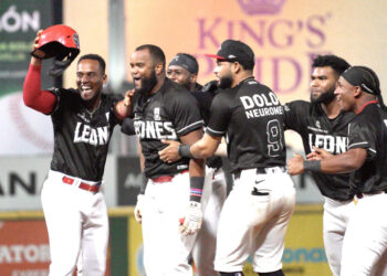 Los Leones dejaron en el terreno a los Toros en diez entradas