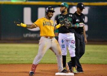 Águilas vencen a Estrellas tras 11 hits y relevo apremiante