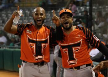 De la Cruz, Candelario la sacan, Brooks conduce blanqueada a Estrellas