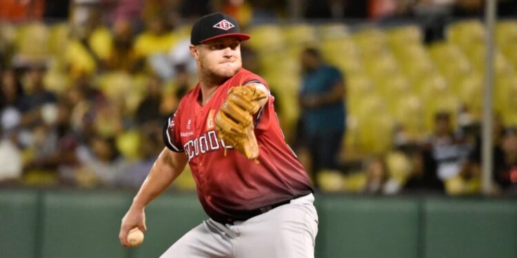 Lakins comanda blanqueada 6-0 sobre Águilas