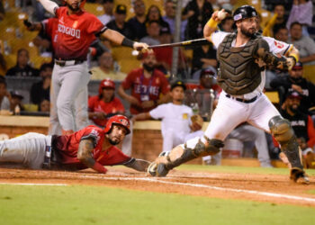 Los Leones derrotan a las Águilas y siguen en tercer lugar