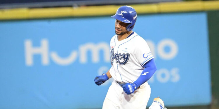 Mejía impulsa cuatro y los Tigres ganan segundo al hilo