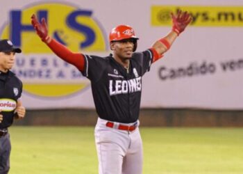 El Escogido sigue invicto en el round robin con triunfo 4-2  sobre los Gigantes