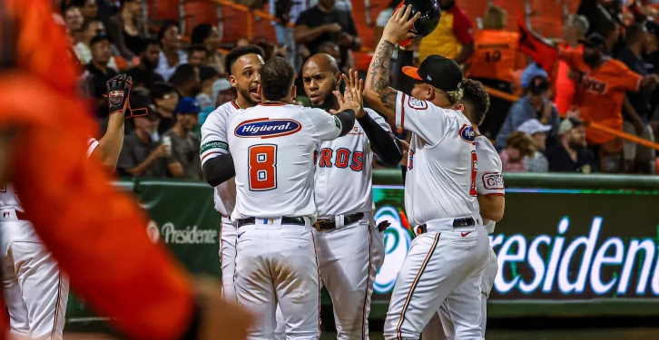 Los Toros derrotan a los Giantes en el inicio del Round Robin