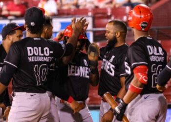 El Escogido triunfa y asegura un empate para asistir a la serie final